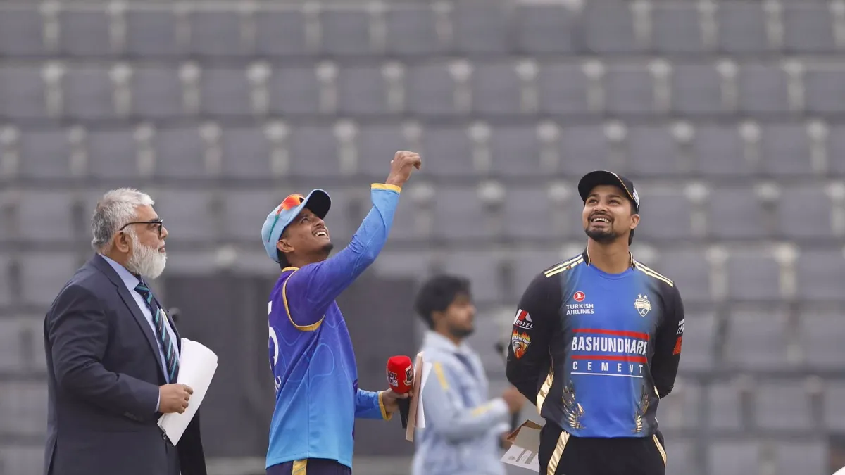 বিপিএল: টস জিতে ফিল্ডিংয়ে রংপুর, চট্টগ্রামের একাদশে ইংলিশ চমক