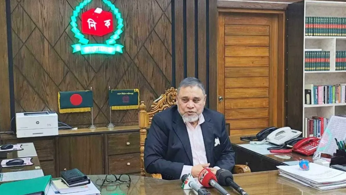 ভোটের পরিবেশ ‘সন্তোষজনক’, সুষ্ঠু নির্বাচনের আশ্বাস সিইসির