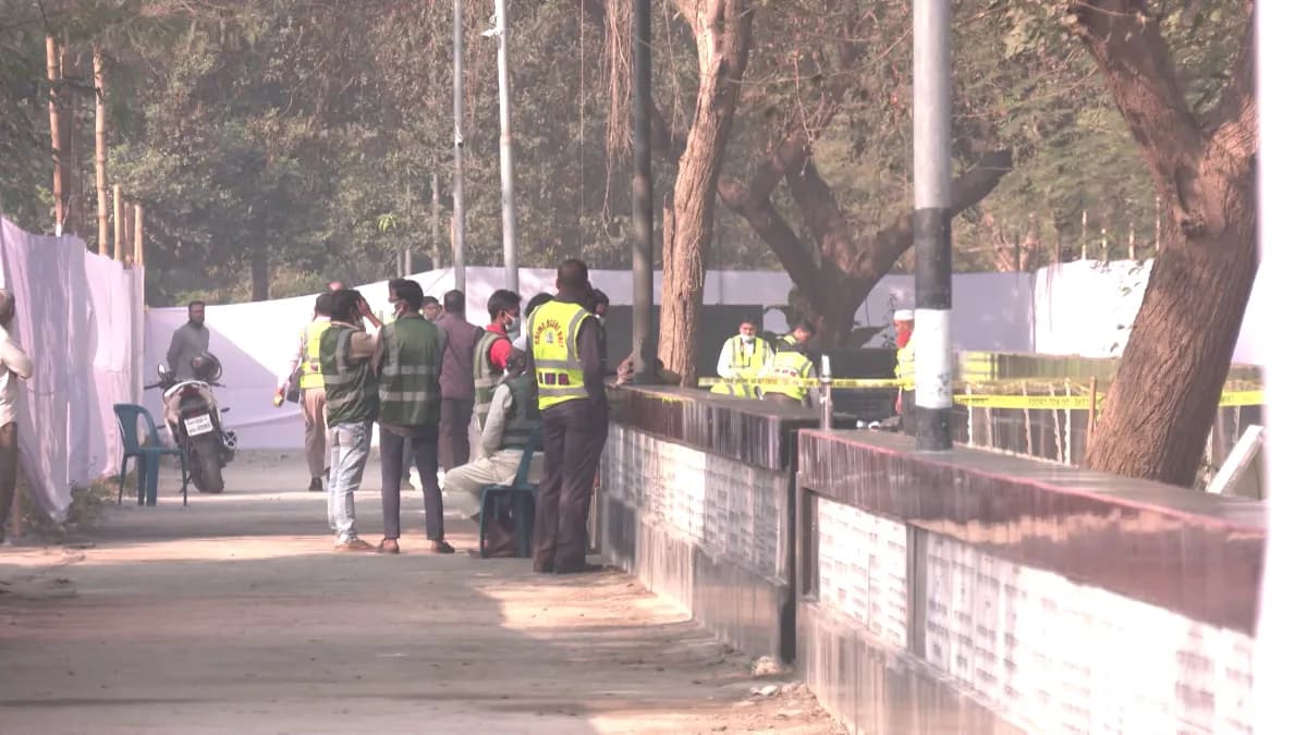 জুলাই শহীদ: কবর খুঁড়ে মিলল ৮ জনের পরিচয়, মোট ১১৪ মরদেহ উত্তোলন